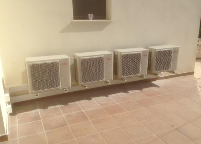 Fujitsu split air conditioning system