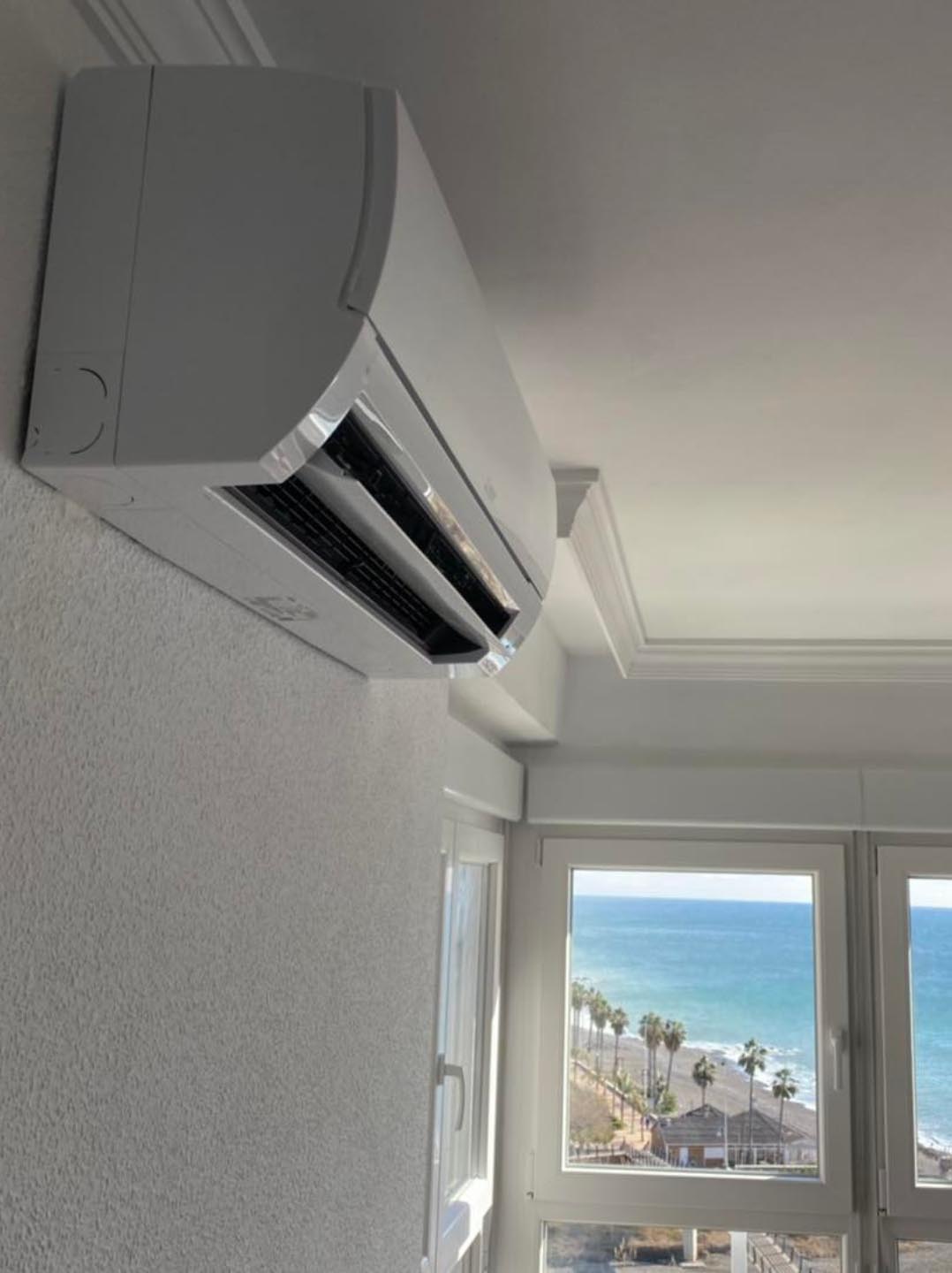 The indoor aircon unt to cool the apartment